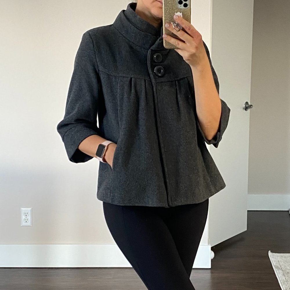 Wool short jacket w/three-quarter sleeves